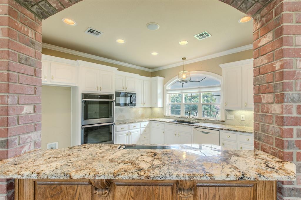 806 Forest Oaks Circle Property Photo 13