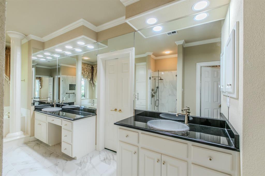 806 Forest Oaks Circle Property Photo 16