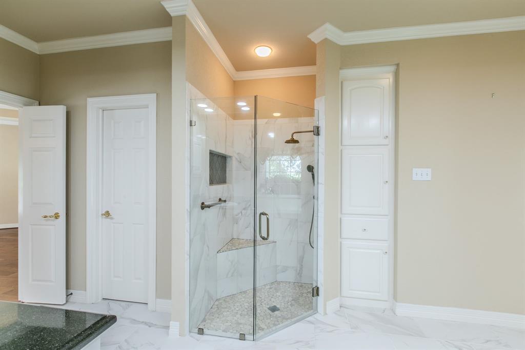 806 Forest Oaks Circle Property Photo 18