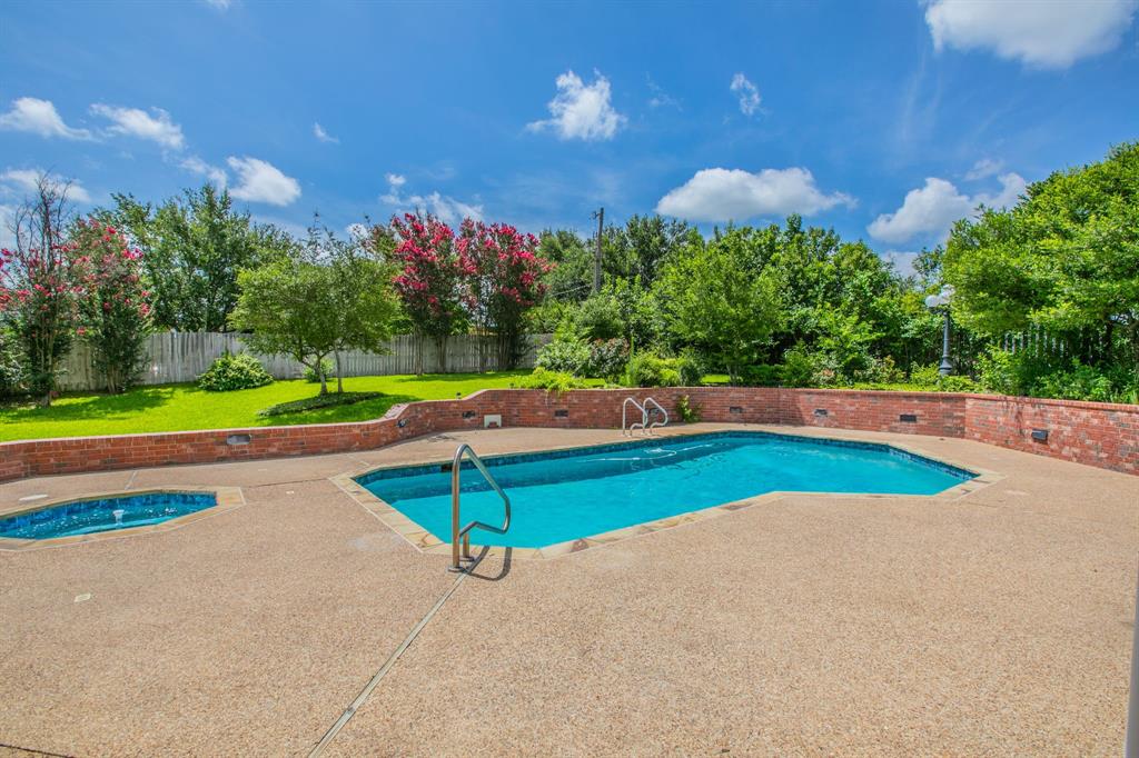 806 Forest Oaks Circle Property Photo 30