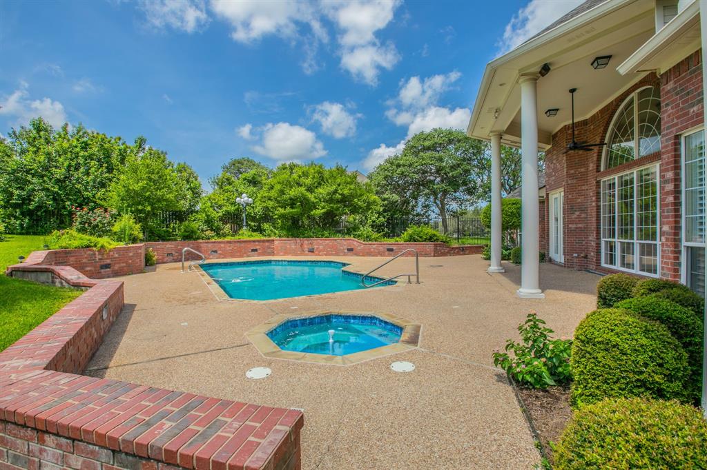 806 Forest Oaks Circle Property Photo 33
