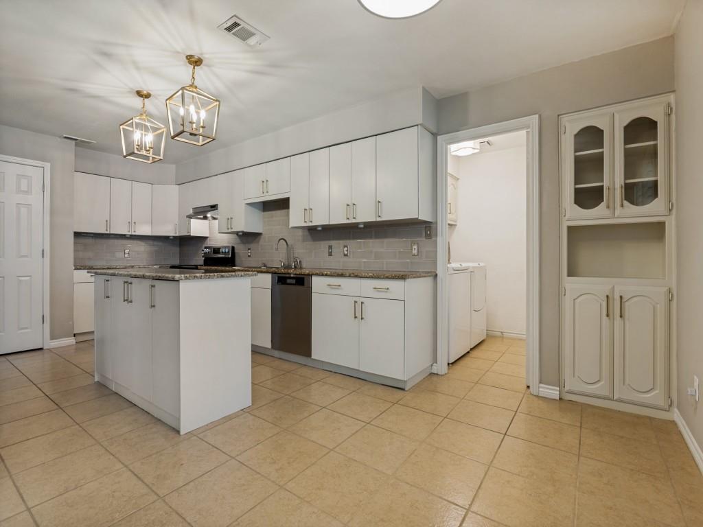 409 Pebblecreek Drive Property Photo 16