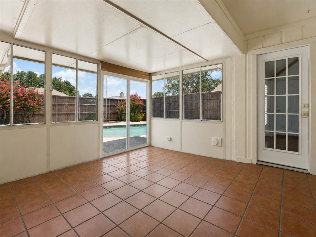 409 Pebblecreek Drive Property Photo 33