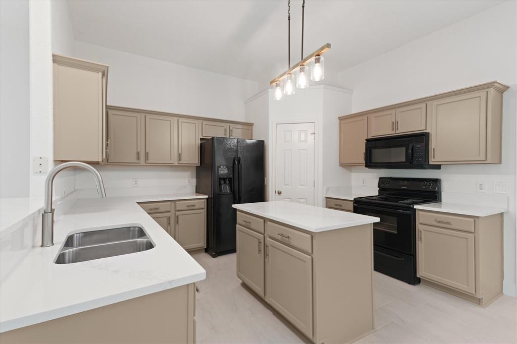 1201 Telese Court Property Photo 1