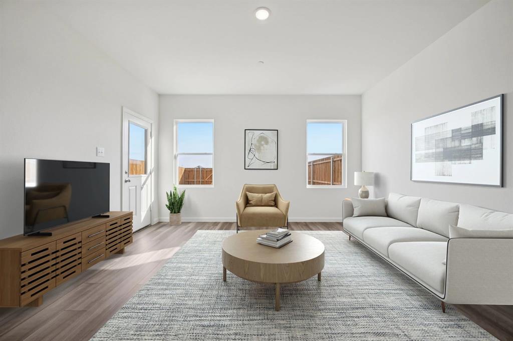 908 Penrose Property Photo 4