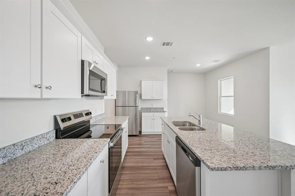 908 Penrose Property Photo 9