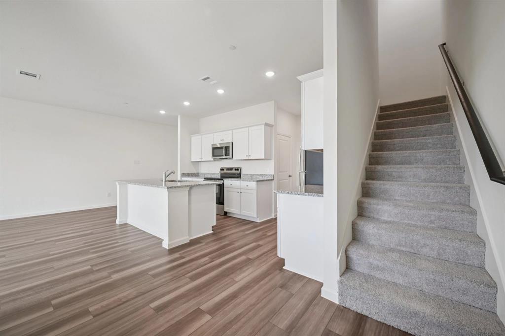 908 Penrose Property Photo 10