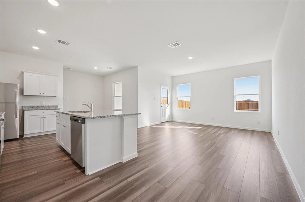 908 Penrose Property Photo 11