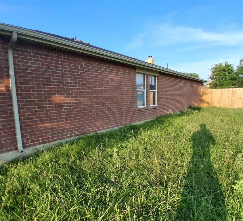 1200 Hampton Drive Property Photo 3