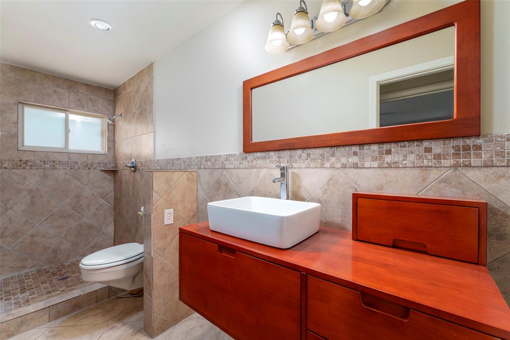 1608 Freeman Court Property Photo 23