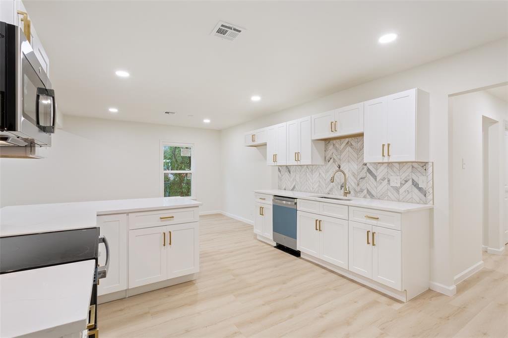 1029 N 45th Street Property Photo 15