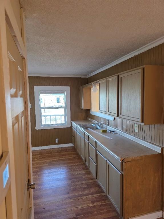 916 West Avenue B Property Photo 7
