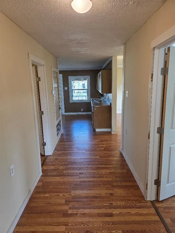 916 West Avenue B Property Photo 11