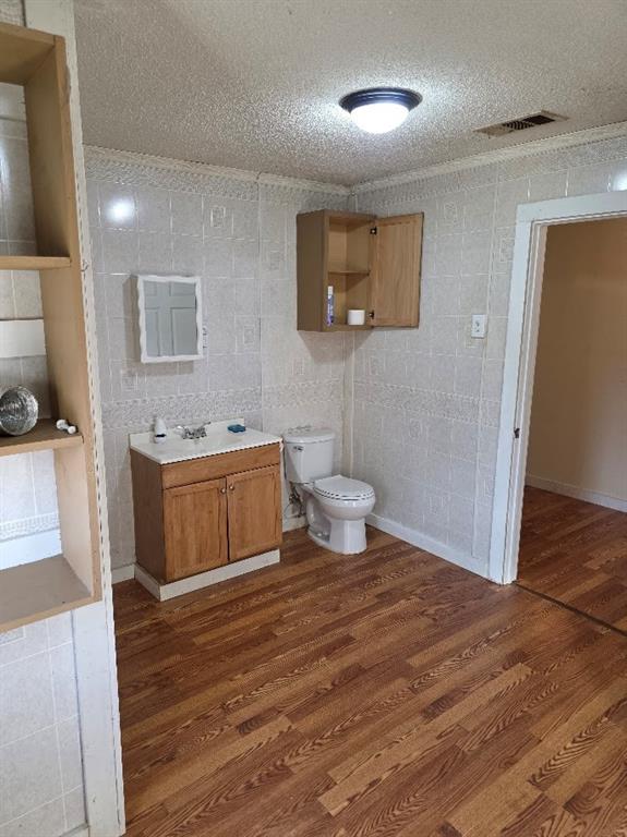 916 West Avenue B Property Photo 14