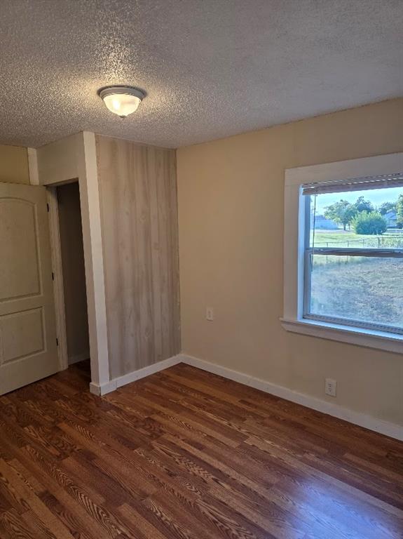 916 West Avenue B Property Photo 17