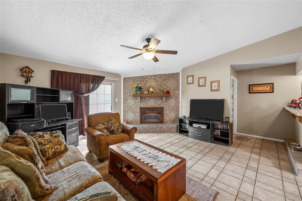 2105 Real Drive Property Photo 4