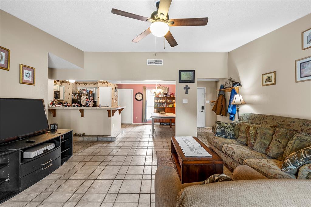 2105 Real Drive Property Photo 6