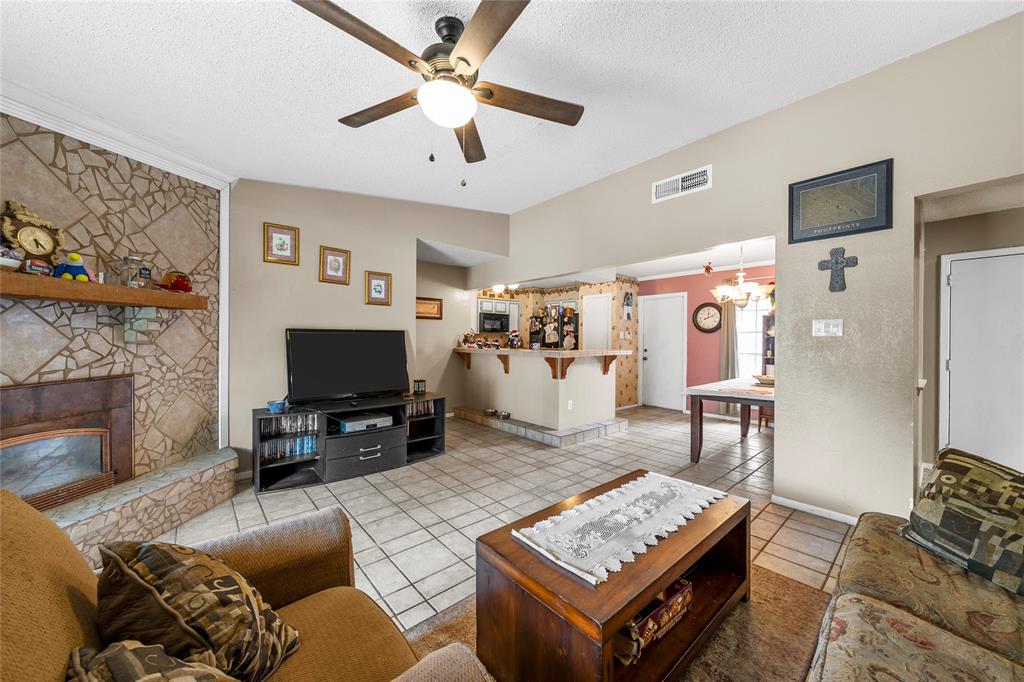2105 Real Drive Property Photo 7