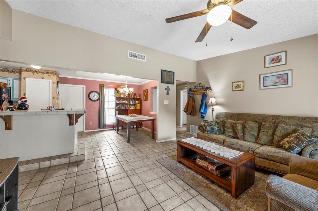 2105 Real Drive Property Photo 8