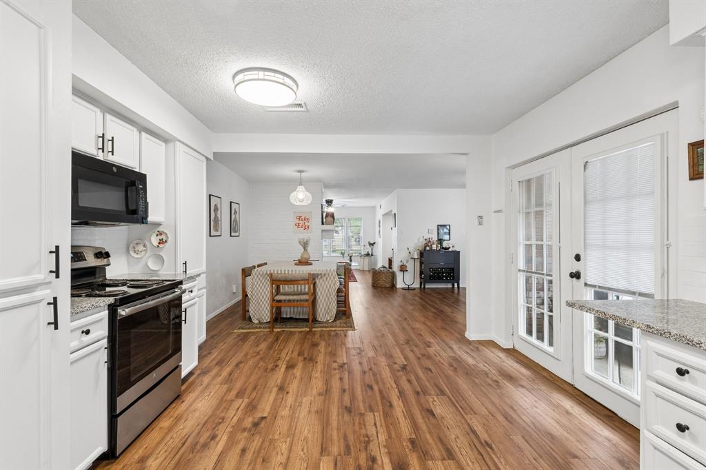 4921 Rollingwood Court Property Photo 11