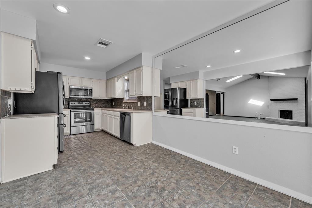 735 Danvers Lane Property Photo 7