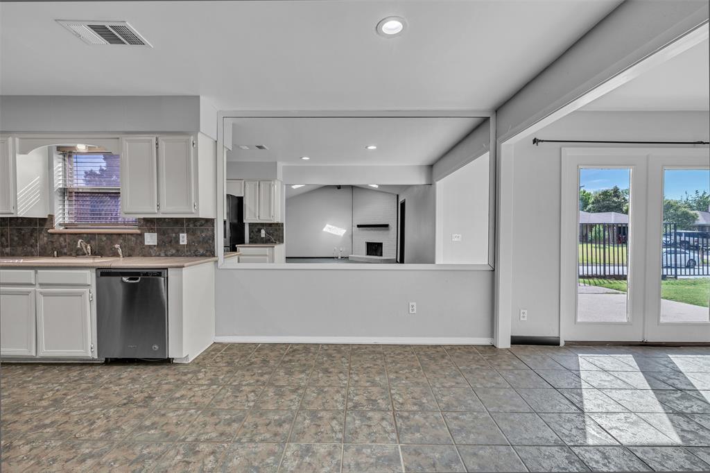 735 Danvers Lane Property Photo 8