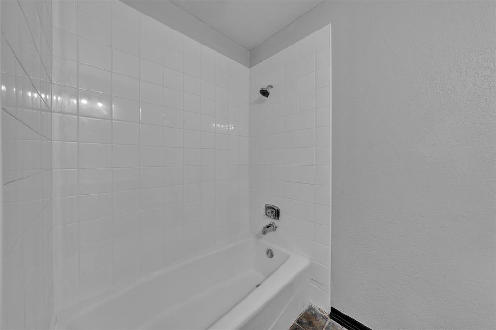 735 Danvers Lane Property Photo 18