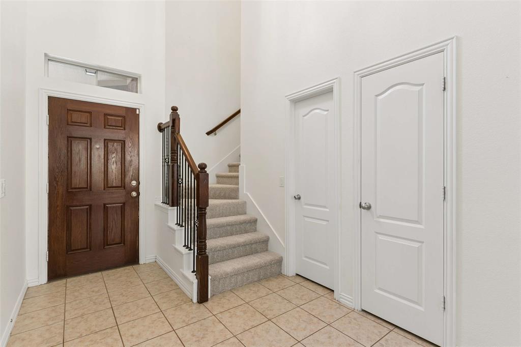 1844 Villa Drive Property Photo 4