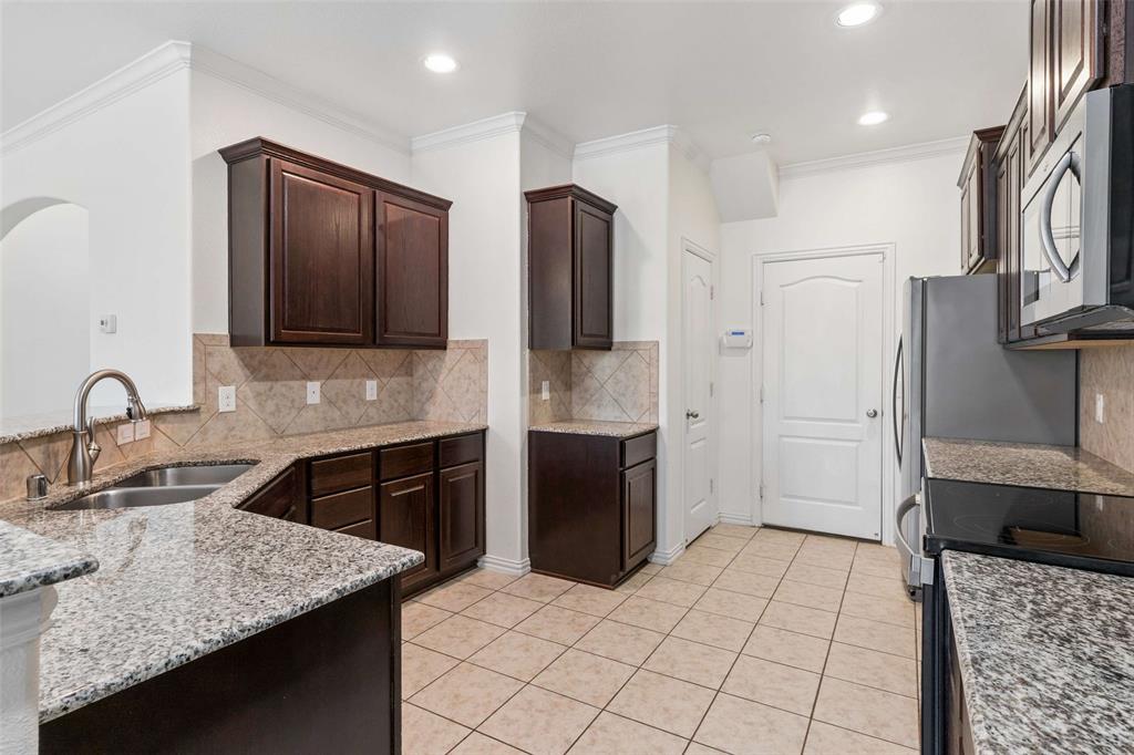 1844 Villa Drive Property Photo 10