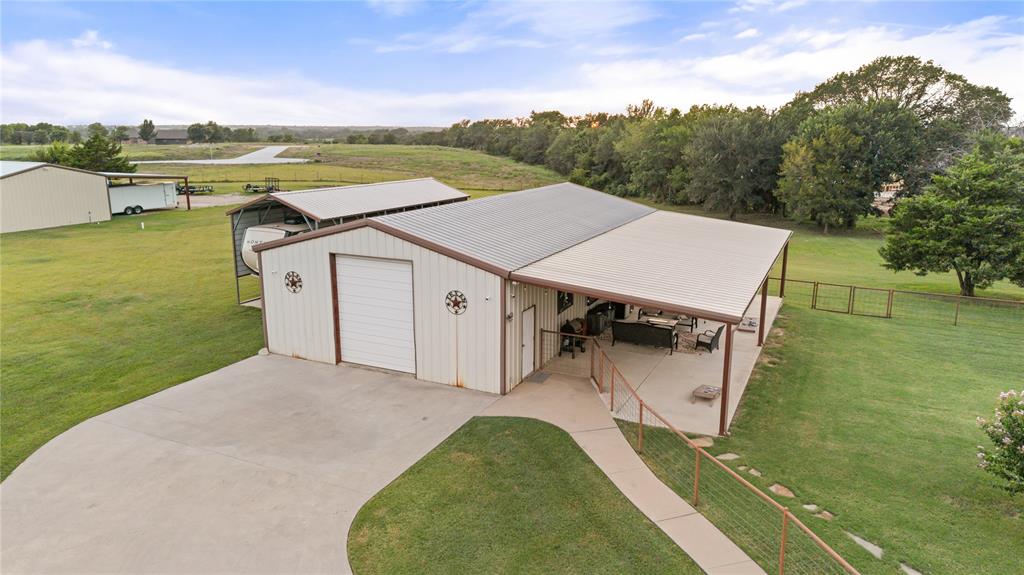 633 Durning Road Property Photo 8