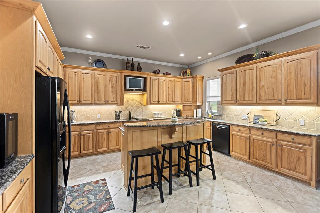 633 Durning Road Property Photo 14