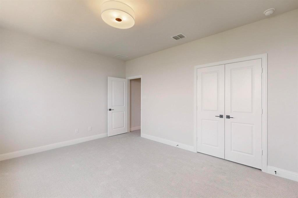 2208 Fairwater Mews Property Photo 18
