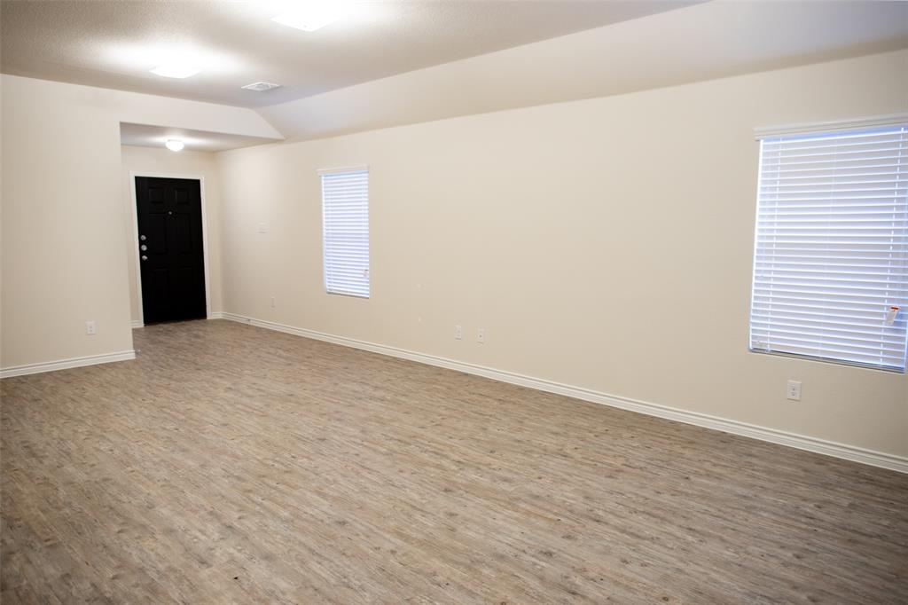 1602 Bobolink Drive Property Photo 4