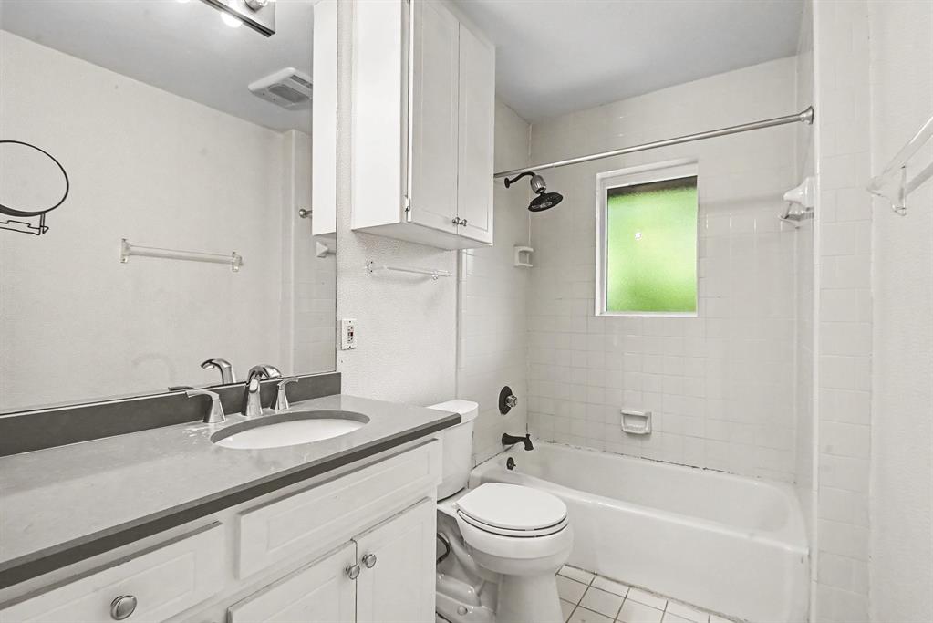 4012 W 6th Street Property Photo 25