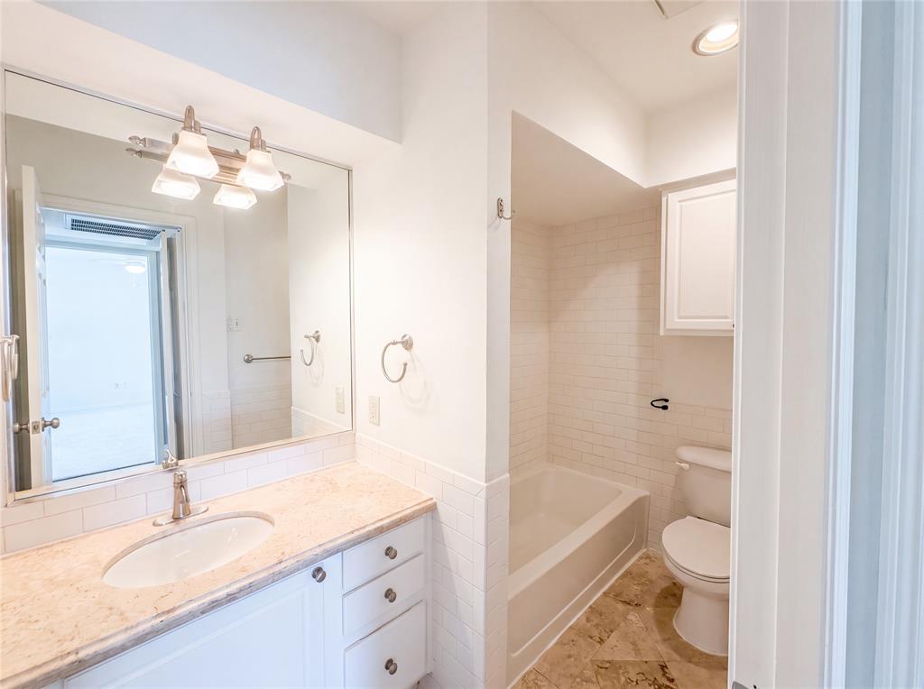 7734 Meadow Road 223 Property Photo 18