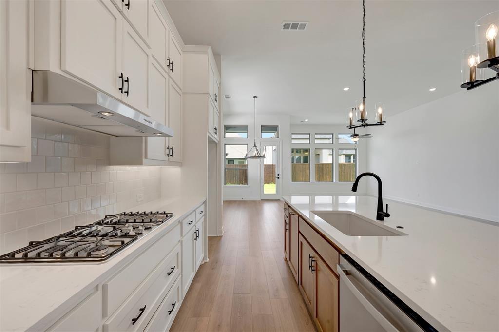 4216 Silver Spur Court Property Photo 8
