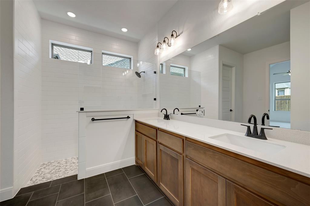 4216 Silver Spur Court Property Photo 14