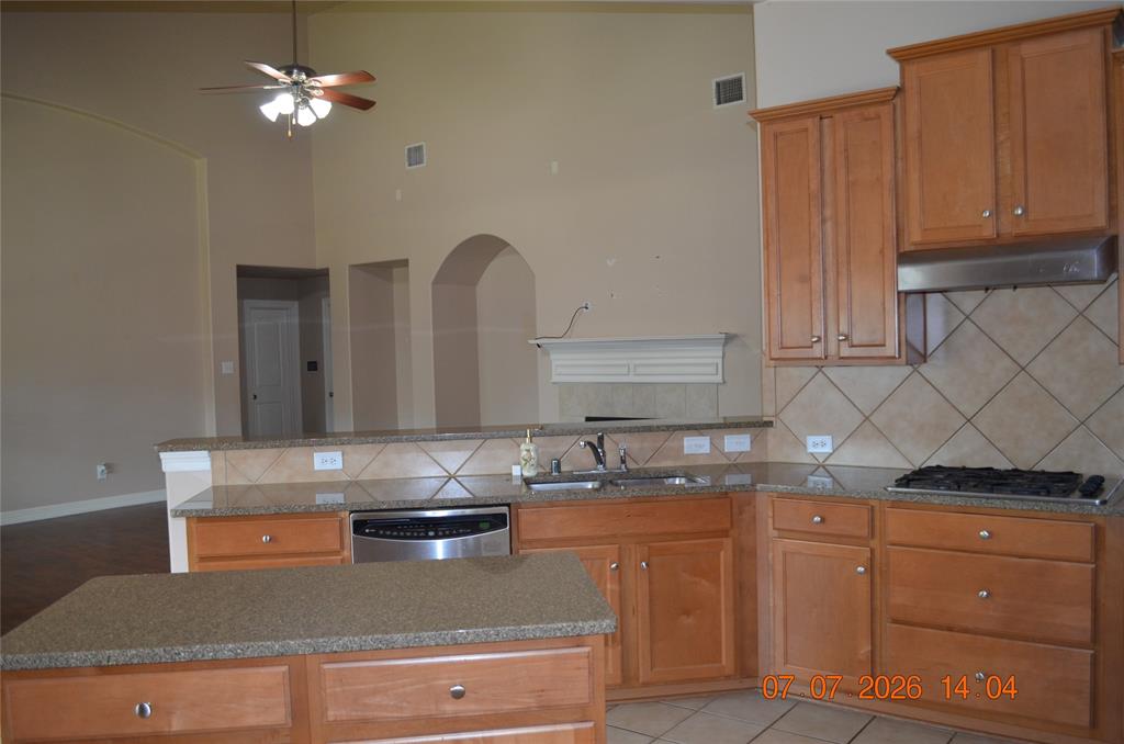9638 Castlerock Trail Property Photo 12