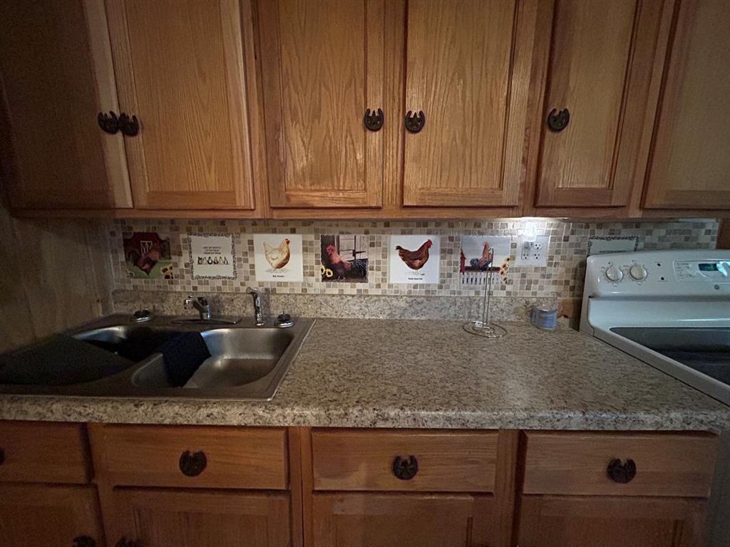 1362 Woodridge Property Photo 4