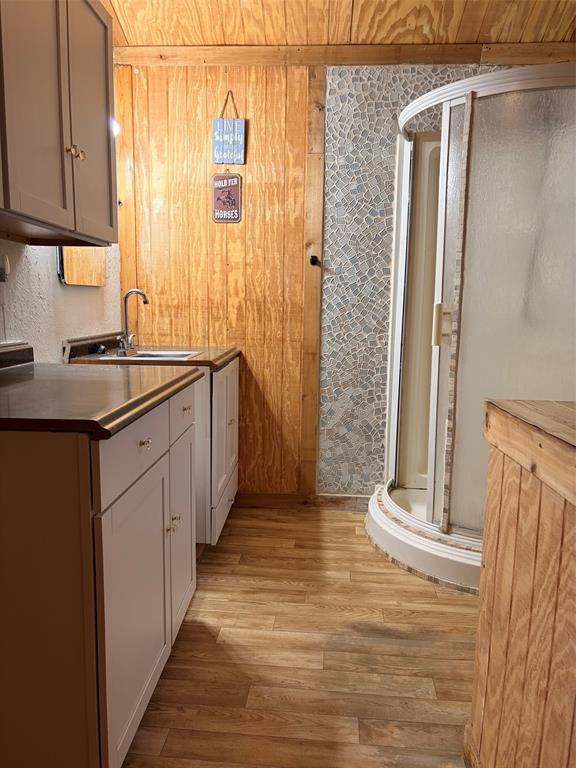 1362 Woodridge Property Photo 5