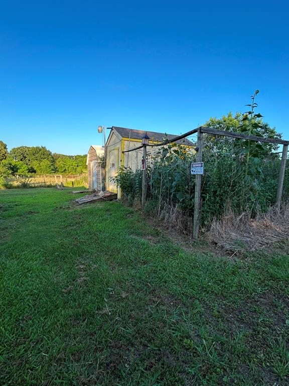 1362 Woodridge Property Photo 9