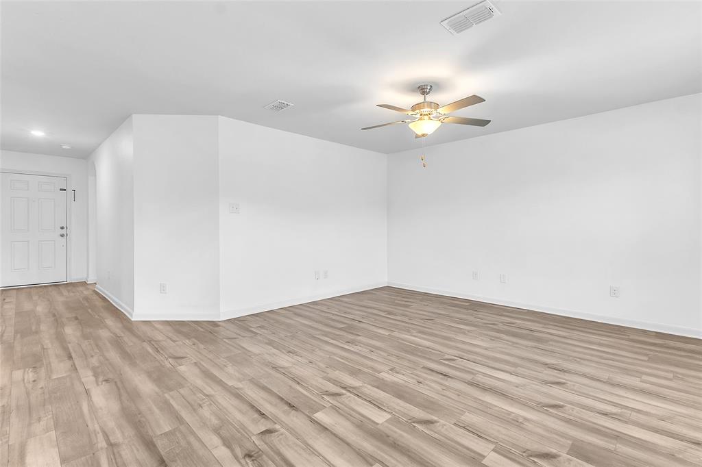3083 Chillingham Drive Property Photo 5