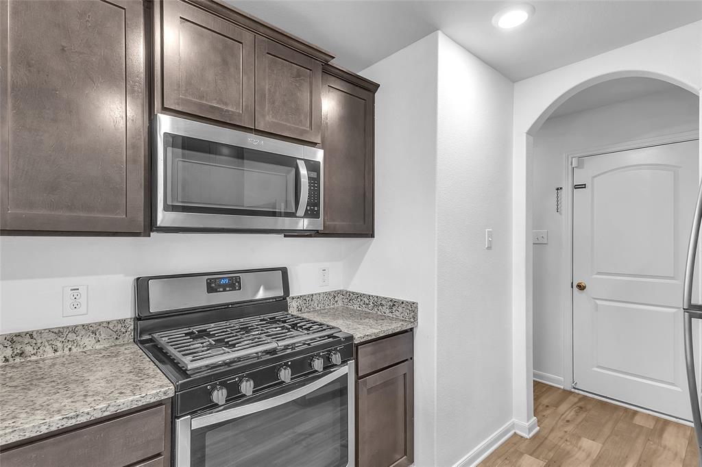3083 Chillingham Drive Property Photo 6