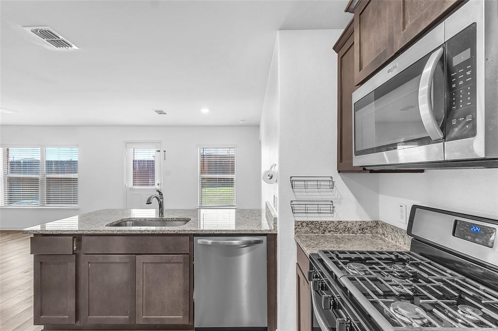 3083 Chillingham Drive Property Photo 8