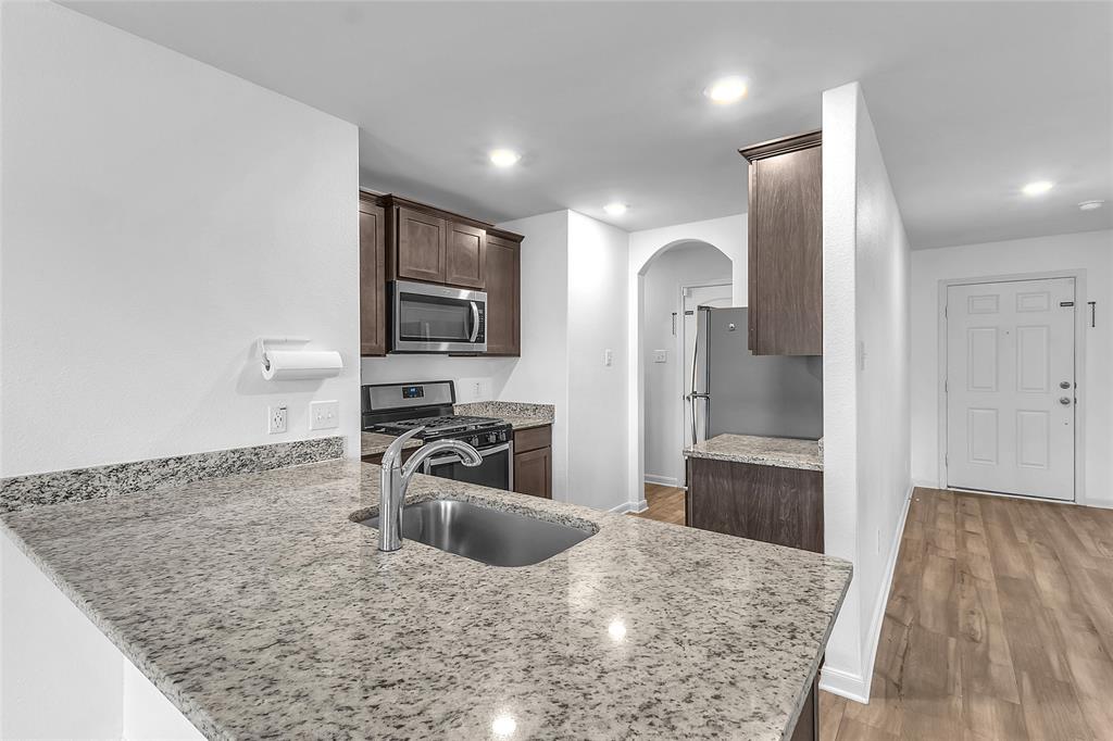 3083 Chillingham Drive Property Photo 10