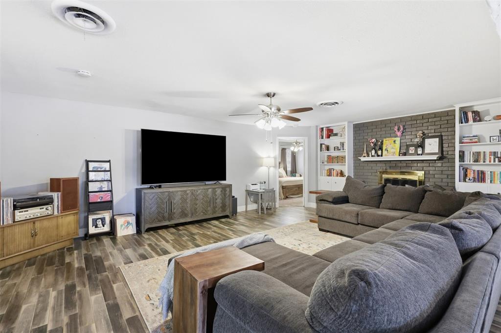 1308 W Redbud Drive Property Photo 1
