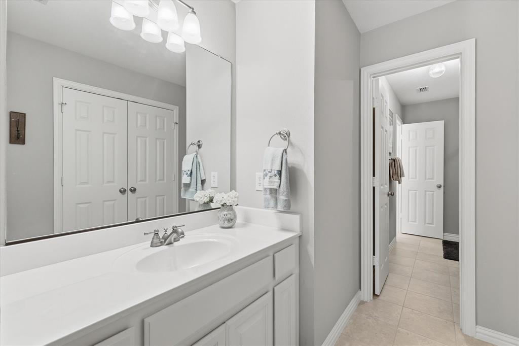 901 Foxworth Court Property Photo 32