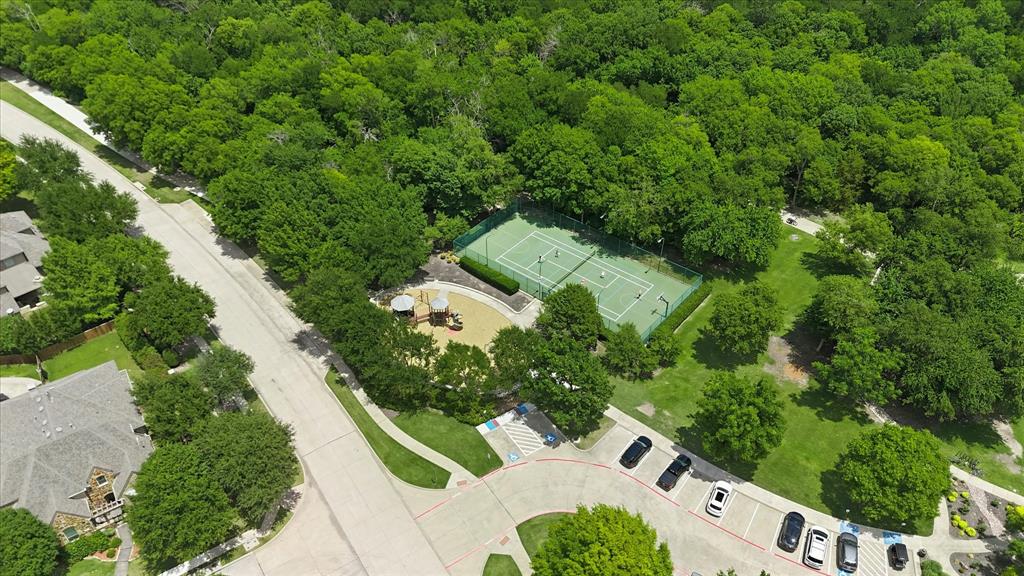 901 Foxworth Court Property Photo 38