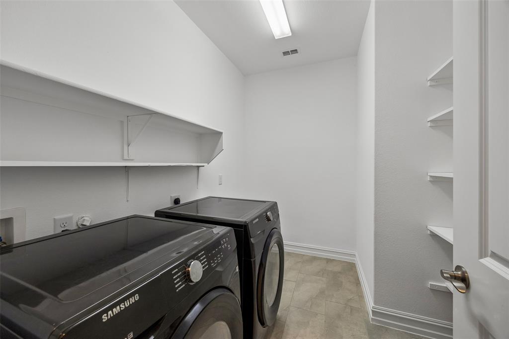 2909 Barnsley Drive Property Photo 19