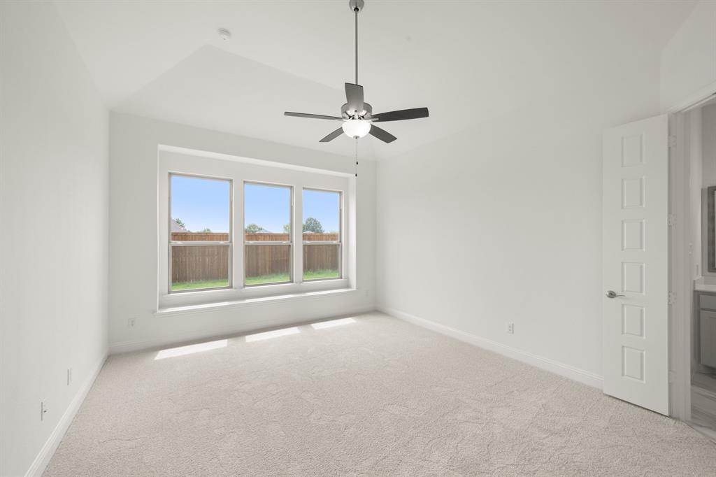 2662 Hot Springs Drive Property Photo 13